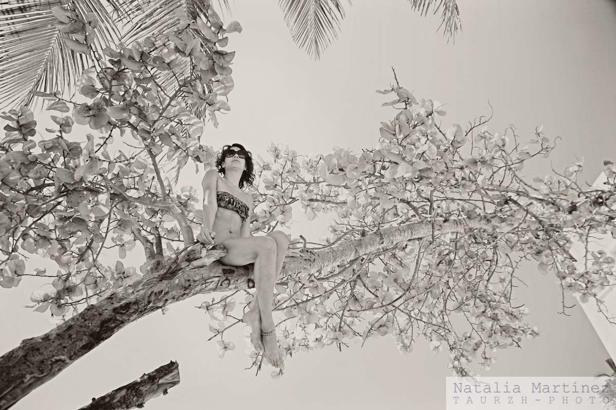 11_Book_Modelo_Editorial_PlayadelCarmen_BW_Magazine