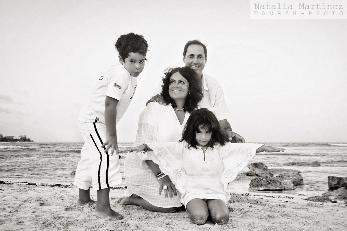 06_sesionfamiliarciudaddemexico_fotosfamiliaresplayadelcarmen_fotografociudaddemexico_fotografoplayadelcarmen_candidfamilyphotography_rivieramayaphotographer_playadelcarmenphotographer