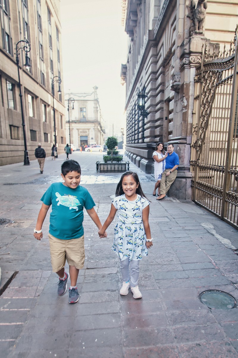 012_fotografocdmx_sesiónfamiliarcdmx_mexicocitylocalphotographer_couplephotoshoot_mexicocityphotographer_flytographermexicocity_sesiondematernidad_mexicocityphotoshoot_shootmytravelmexicocity