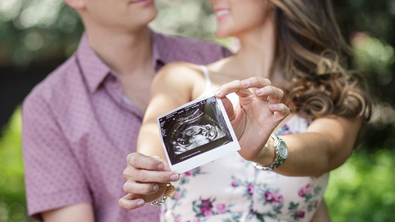 Sesión de pareja CdMx. Anuncio de embarazo